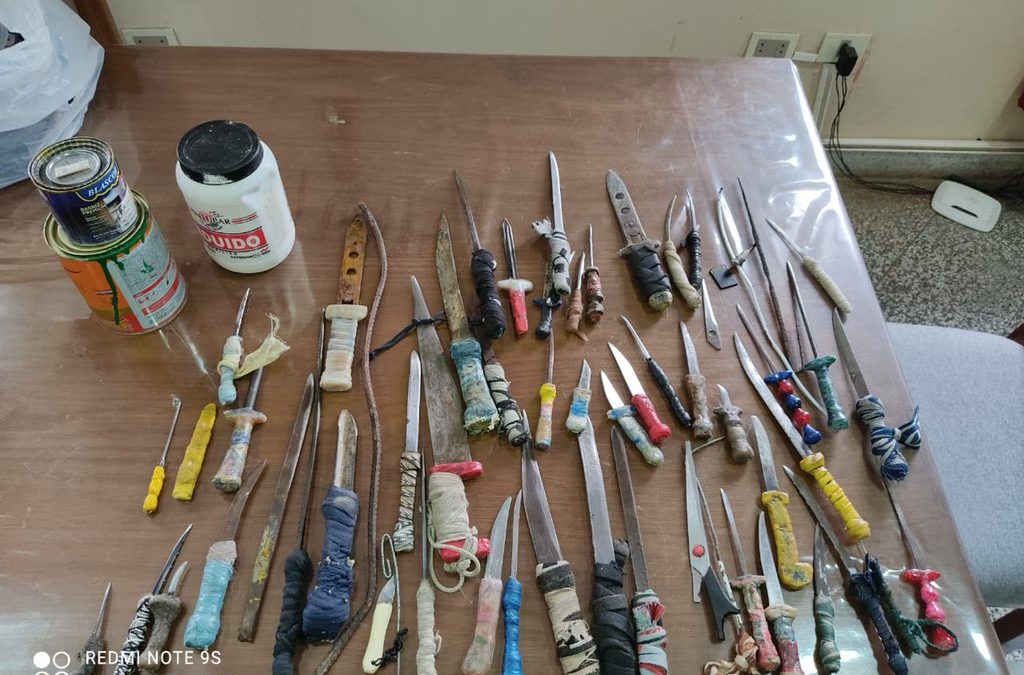 Tras requisa, incautan 63 armas blancas en cárcel de Concepción