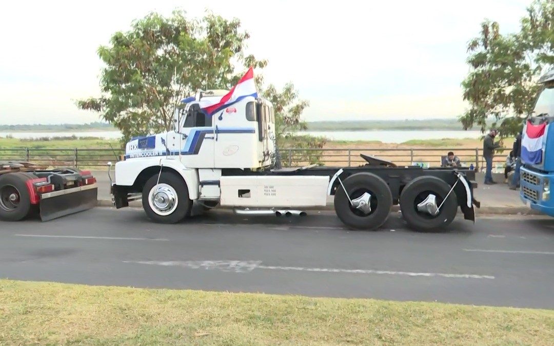 Gremios de producción denuncian a camioneros por cierre de rutas