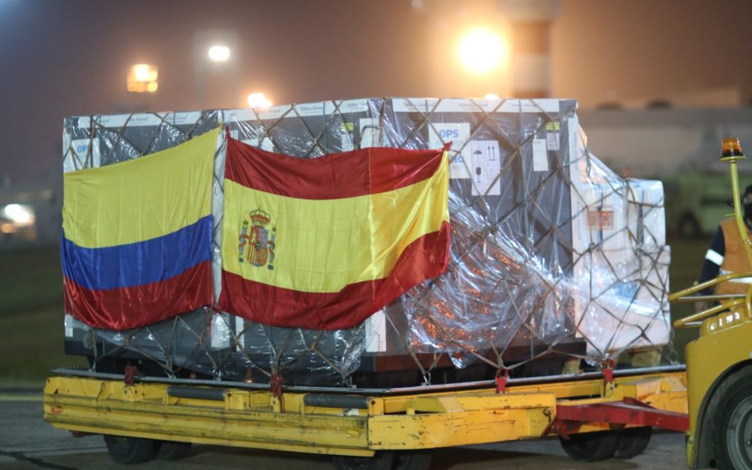 Lotes de AstraZeneca y Coronavac arribaron al país