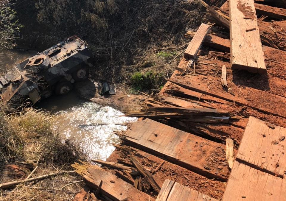 Camión blindado de la FTC cayó de un puente en San Pedro