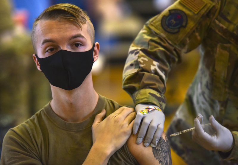 Estados Unidos exigirá a sus militares que se vacunen contra el Covid