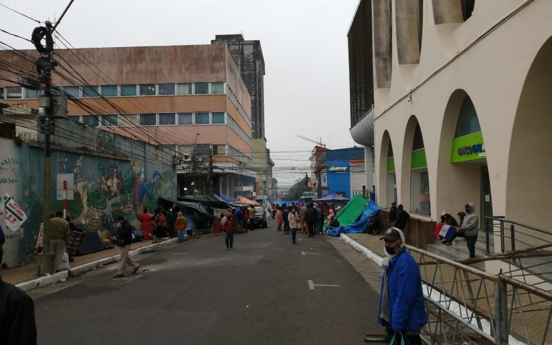 Policía Nacional garantiza el libre tránsito, ante manifestaciones en el microcentro