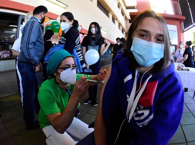 Adolescentes recibirán la segunda dosis de la Pfizer este viernes