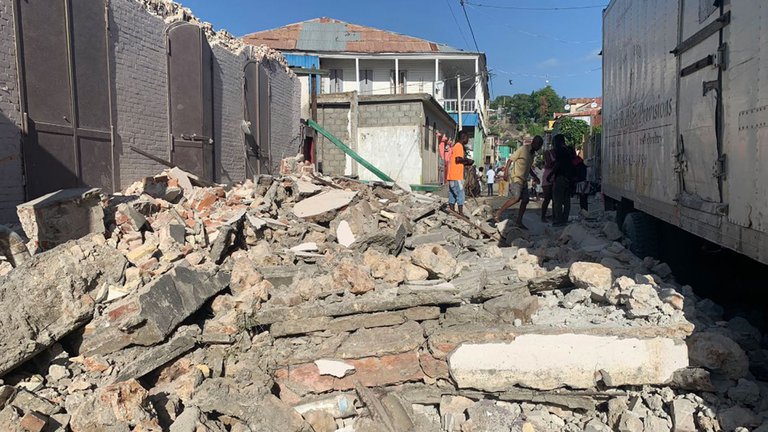 Registran terremoto de alta magnitud en Haití