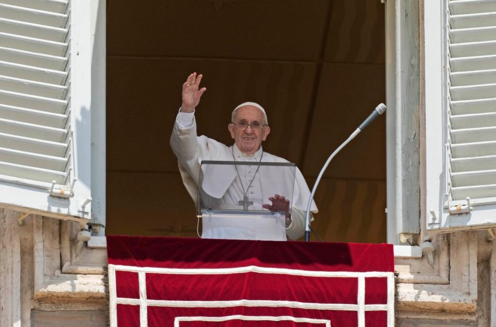 Papa Francisco insta a recibir dosis anticovid: “Las vacunas son seguras”