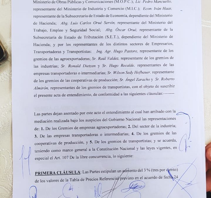 Camioneros levantan paro tras acuerdo con el Gobierno