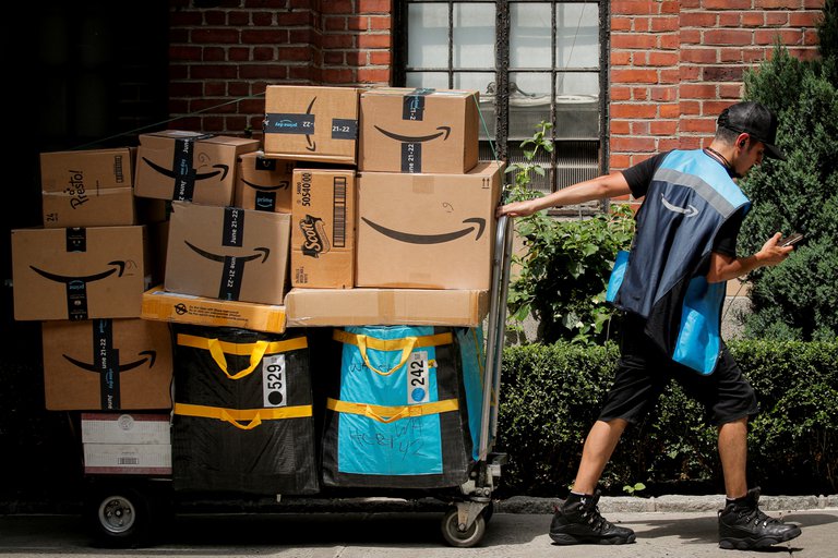 Amazon pagará estudios universitarios a 750 mil empleados