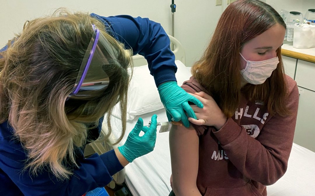 Dosis de la Pfizer podrían ser seguras para niños entre 5 y 11 años