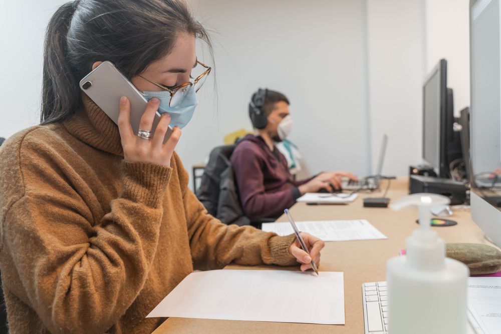 9 de cada 10 jóvenes reciben empleos informales en Paraguay, según especialista