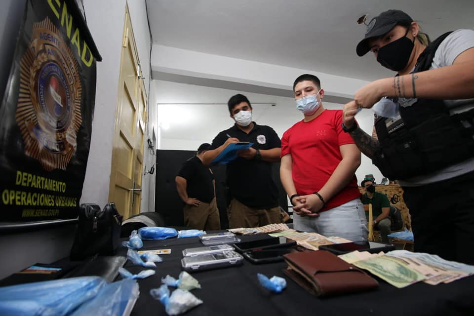 Usaba de fachada una peluquería para vender droga