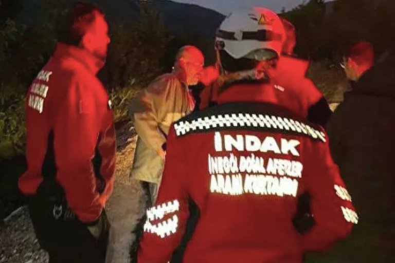 Hombre en estado etílico participó de su propia búsqueda en Turquía