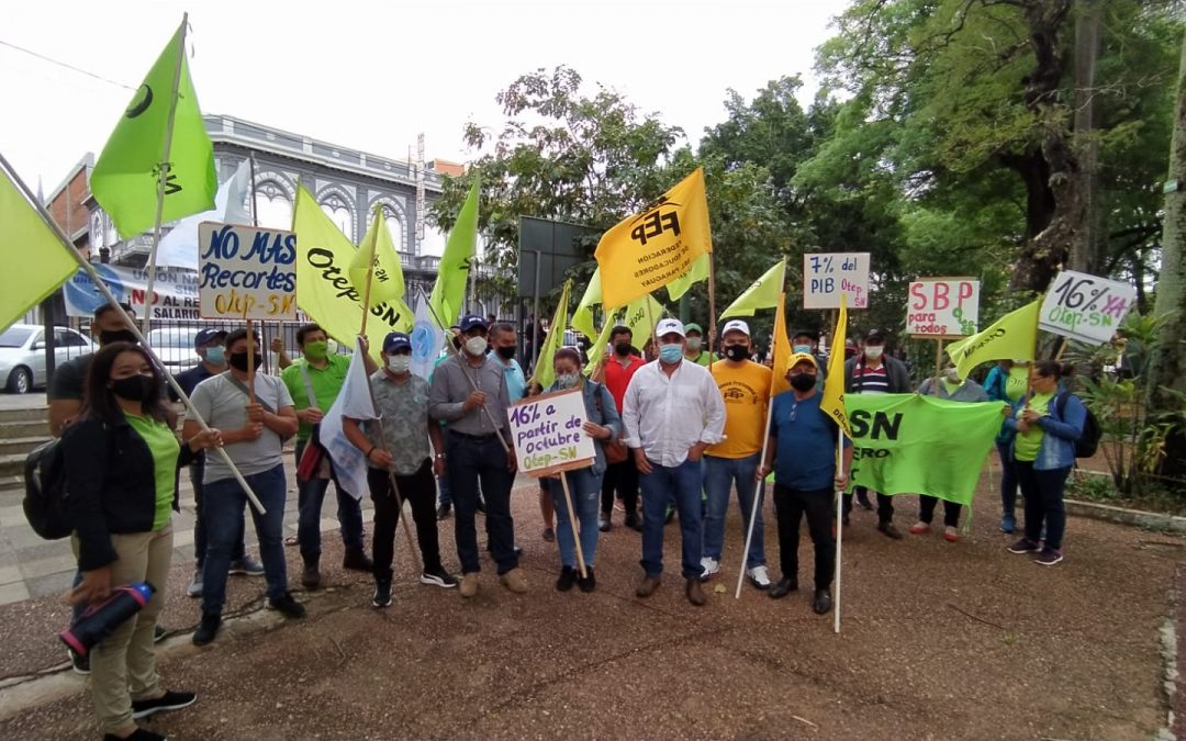Ante falta de acuerdo, docentes continuarán con manifestaciones