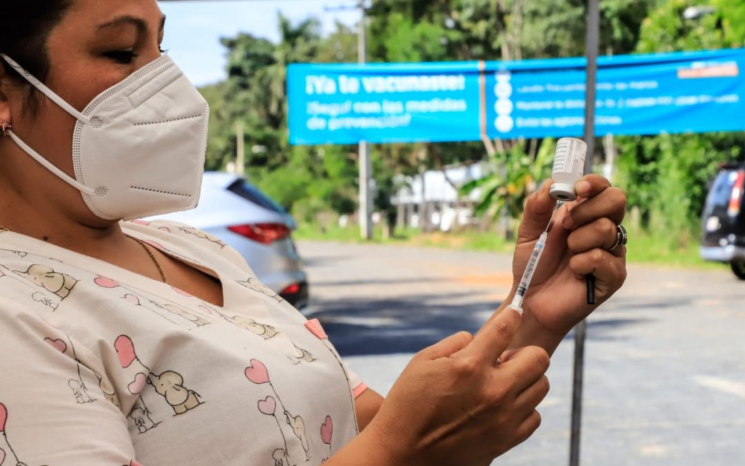 Continúa aplicación de primeras dosis este martes a personas de 18 años en adelante