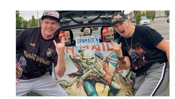 Canadá: padres piden remover a directora de una escuela por ser fan de Iron Maiden