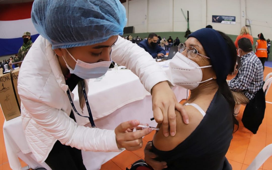 Prosigue aplicación de primera dosis anticovid