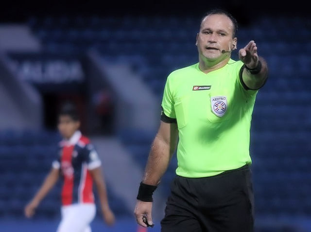 Giancarlos Juliadoza arbitrará el superclásico: “Es un gran honor”