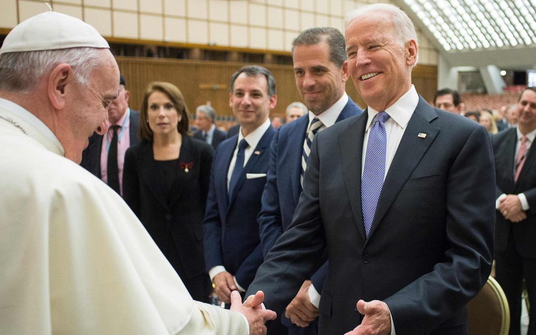 Biden se reúne con Francisco previo a la cumbre del G20