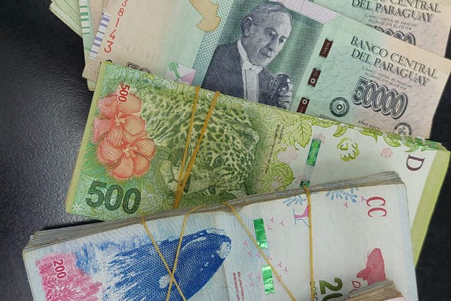 Guaraní “blue”: argentinos ahorran con moneda paraguaya, tras cepo al dólar