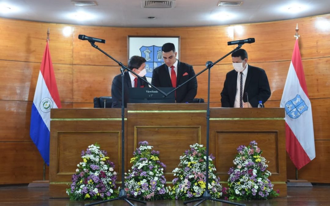 Luis Fernando Bernal fue electo como presidente de la Junta Municipal de Asunción