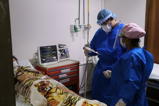 Covid: consultas por casos sospechosos se duplican en Clínicas