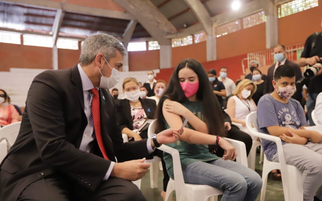 Abdo insta a padres a vacunar a sus hijos para evitar la tercera ola del Covid-19