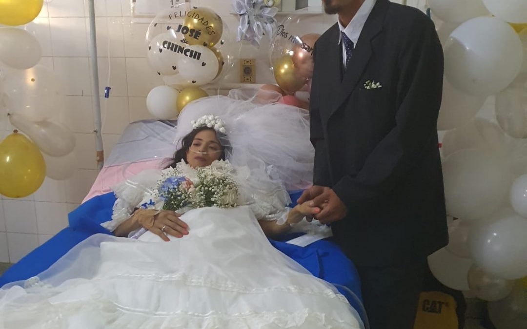 ¡Se casó con el amor de su vida en el Hospital de Coronel Oviedo!