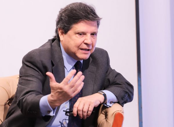 Piden que se postergue el estudio del proyecto de ley sobre servicio diplomático