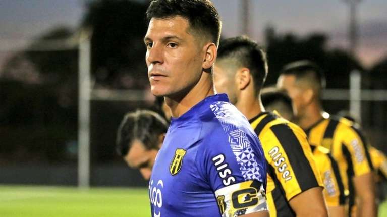 ‘Toti’ Acosta: “No hay ambiente para Servio, él ya no va a estar en el plantel”
