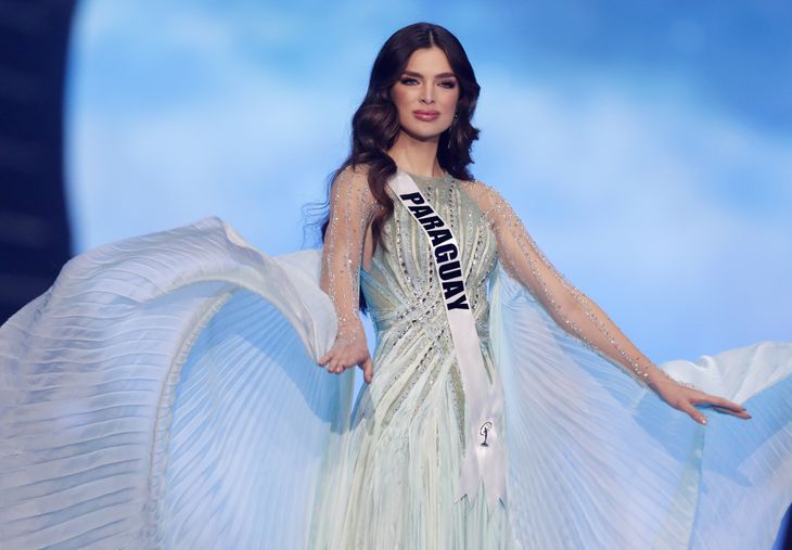 Nadia Ferreira hace historia coronándose como primera princesa del Miss Universo 2021