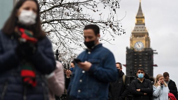 Ómicron representa el 40% de contagios en Londres y avanza vertiginosamente en Inglaterra