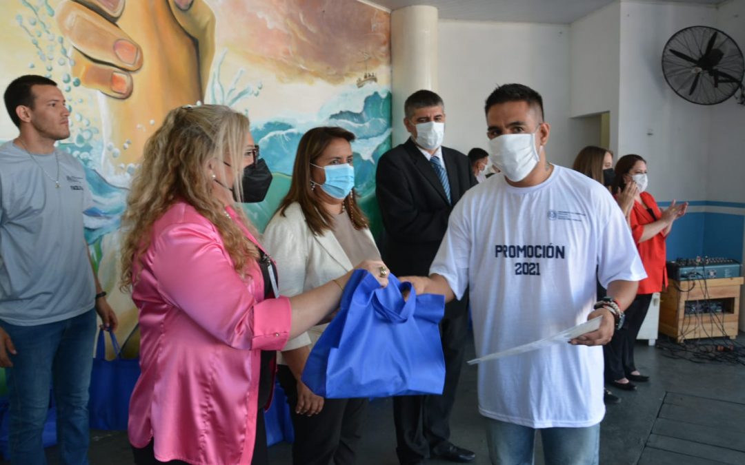 Internos culminaron el colegio y muchos ya piensan en la universidad