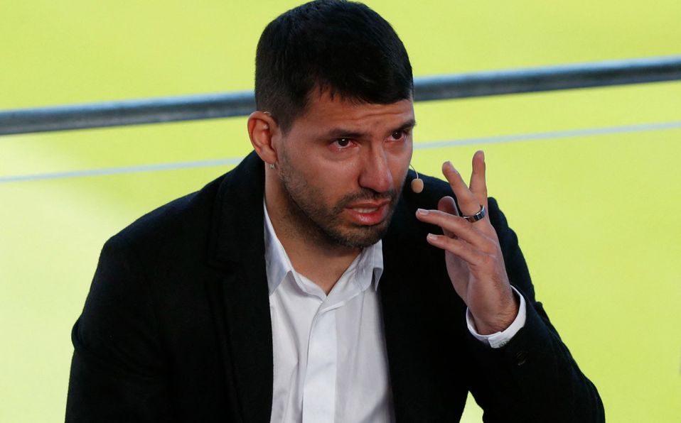Kun Agüero se retira del fútbol y afirma entre lágrimas: “Me voy con la cabeza en alto”