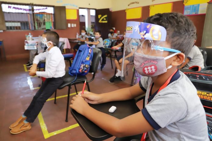Salud tiene como meta vacunar con dos dosis a niños de 5 años, antes del inicio de clases