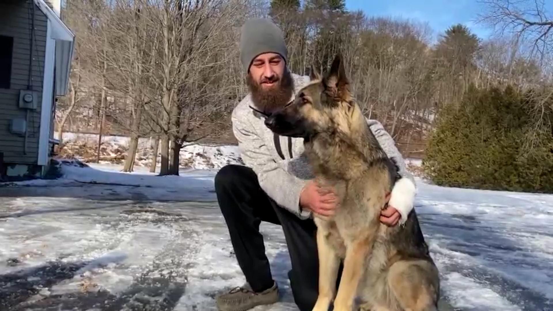 Héroe de cuatro patas: perro guió a policías hasta auto volcado de su dueño  - Unicanal