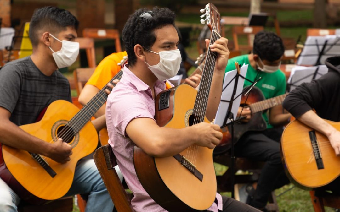 Para sostener a sus 65 escuelas, Sonidos de la Tierra realizará su rifa este viernes