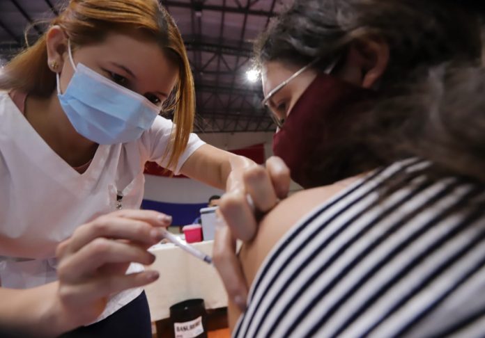 Durante el último mes, Salud aplicó casi 900 mil dosis anticovid