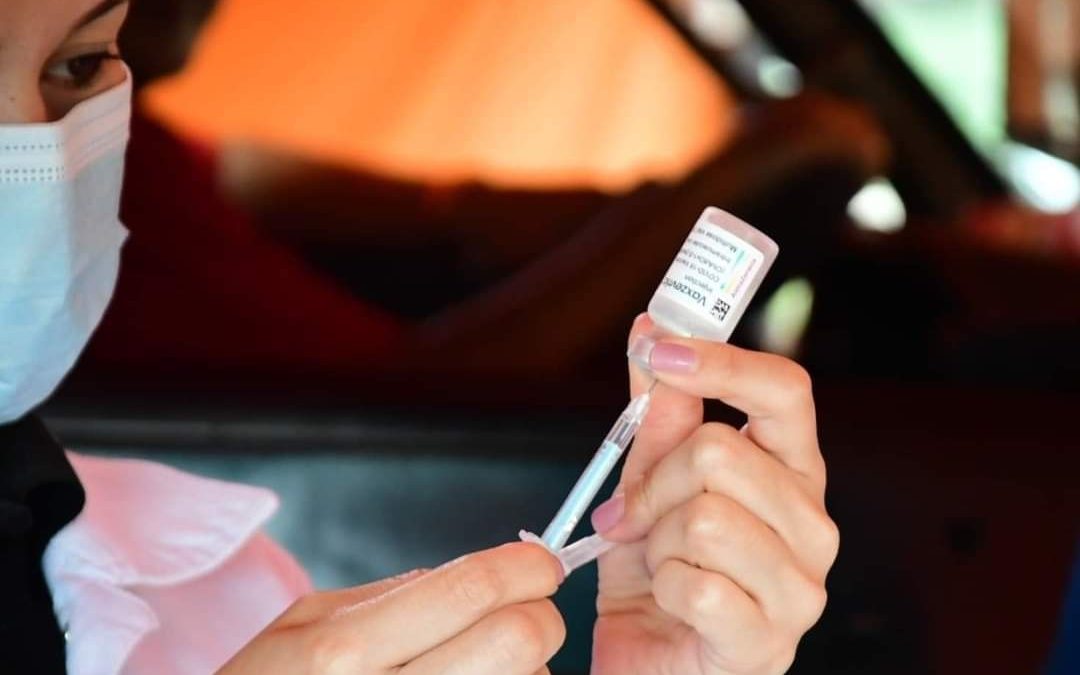 Primera, segunda y tercera dosis: estos son los vacunatorios habilitados hoy