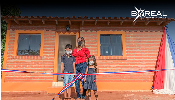Más de 80 familias recibieron las llaves de su casa propia
