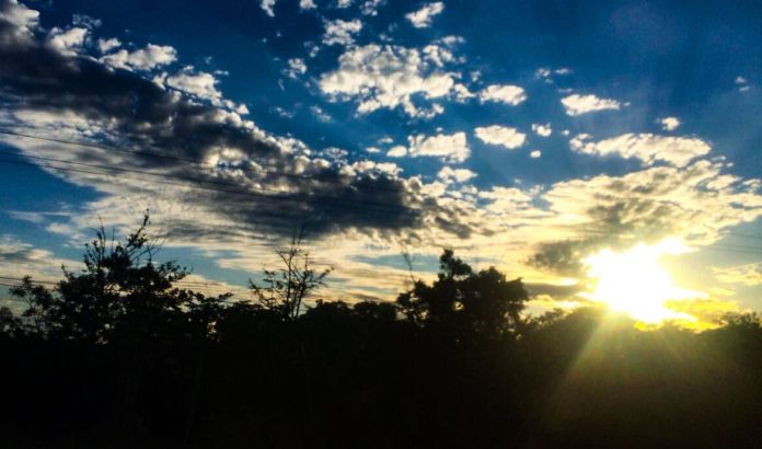 Lunes fresco a caluroso con vientos del sur, según Meteorología
