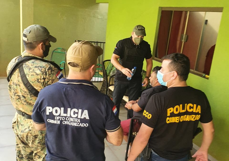 Caso San Bernardino: detienen a tres civiles y un suboficial