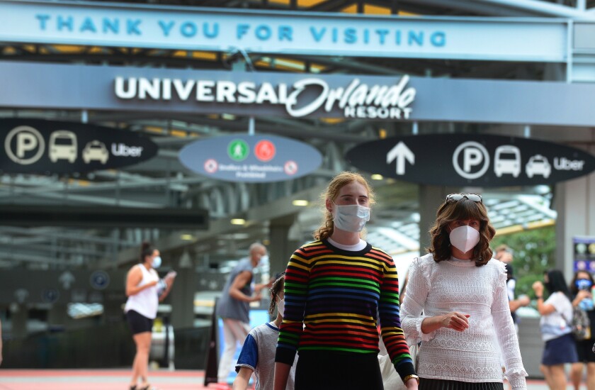 Universal elimina obligatoriedad de uso de tapabocas a personas totalmente vacunadas