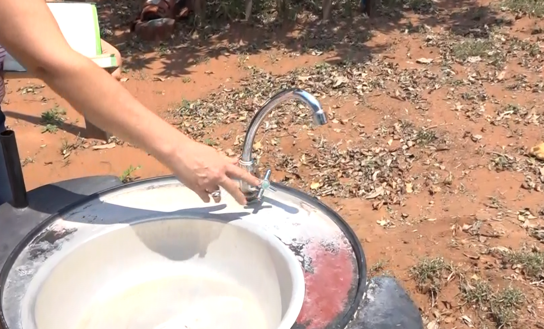 A días del inicio de clases, escuela se quedó sin agua por falta de pago