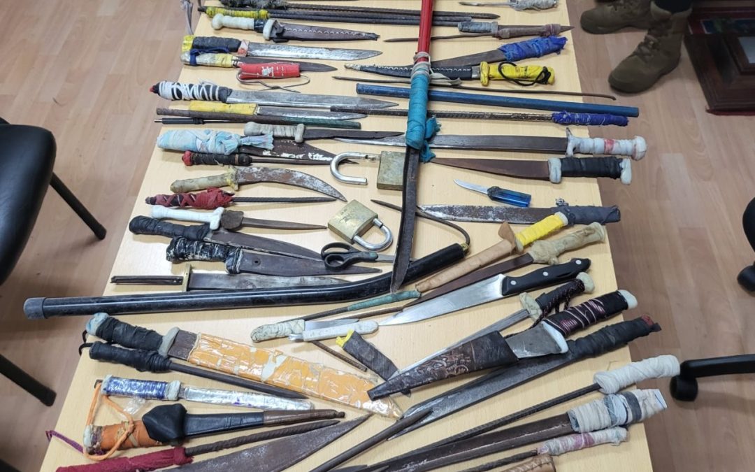 Requisan gran cantidad de armas blancas en Tacumbú y Concepción