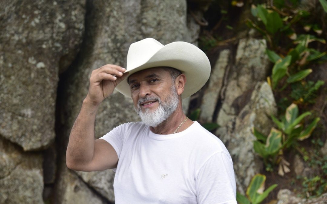 En un gran concierto, Pedro Martínez lanzará “Sin límites”