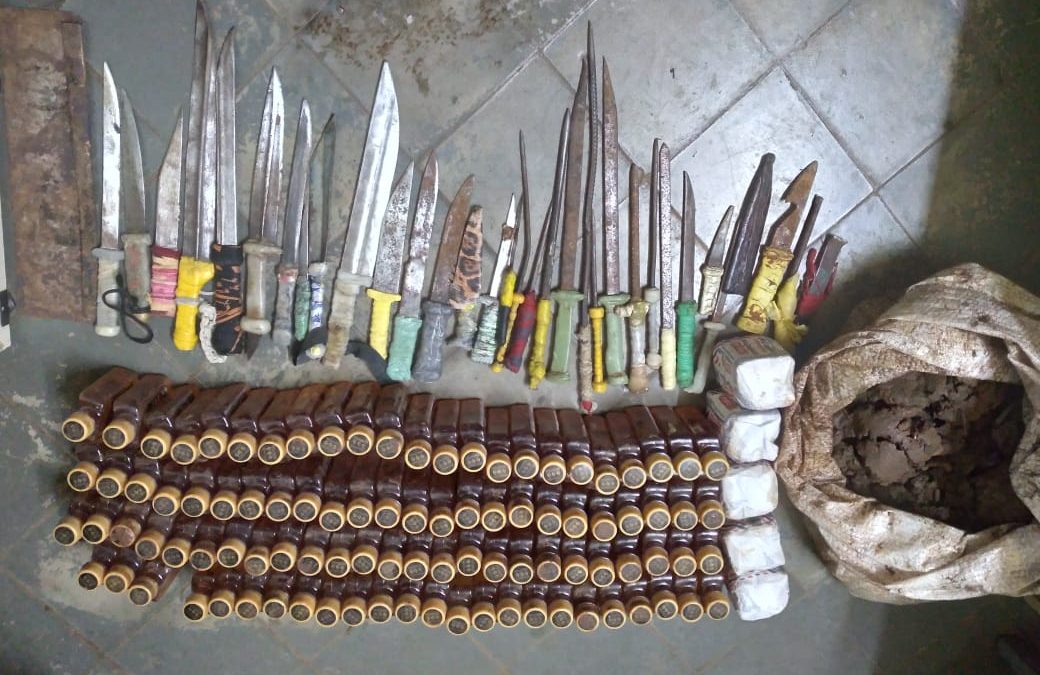 Cárcel de Misiones: requisan armas blancas y bebidas alcohólicas