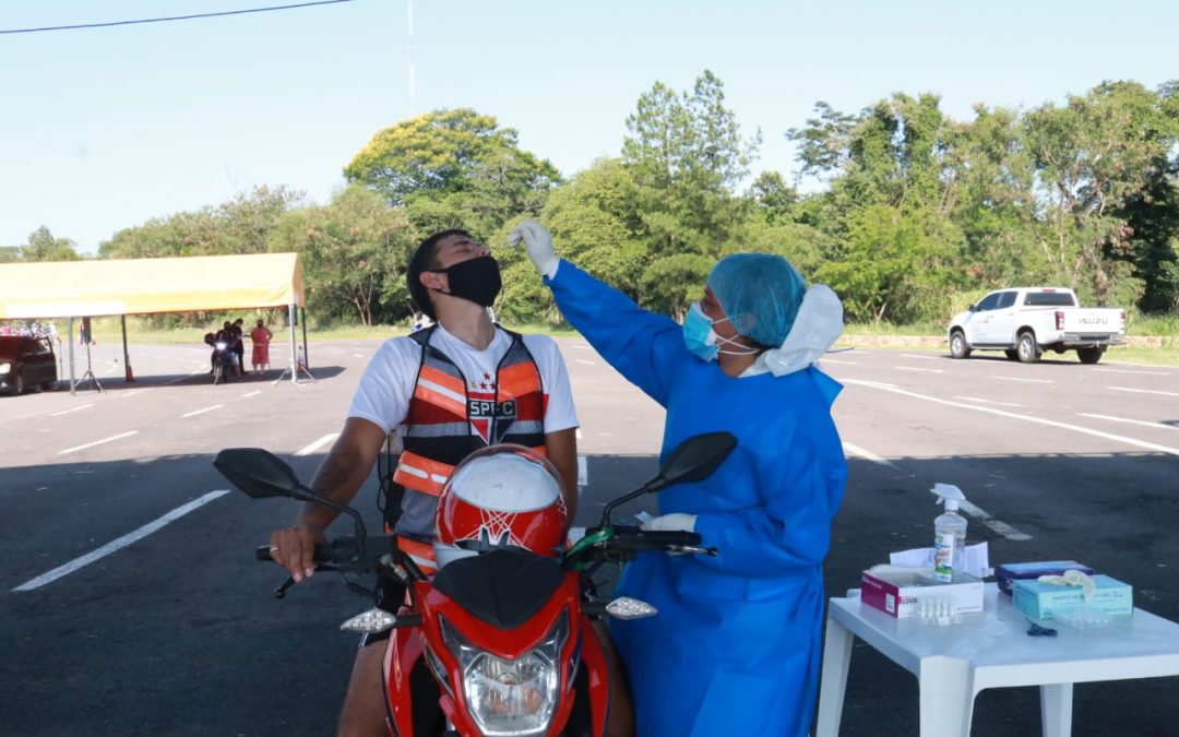 Salud cierra puesto de toma de muestras en el Rubén Dumot