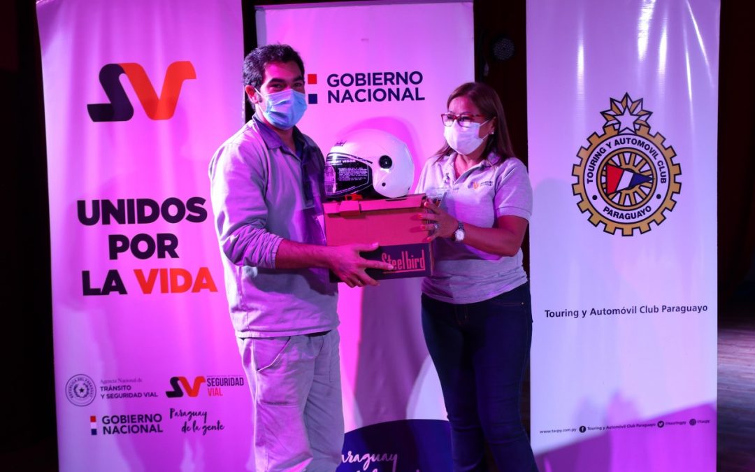 Convocan a motociclistas de Lambaré para recibir cascos certificados