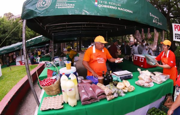 Productores generaron casi G. 90 millones en ferias del MAG