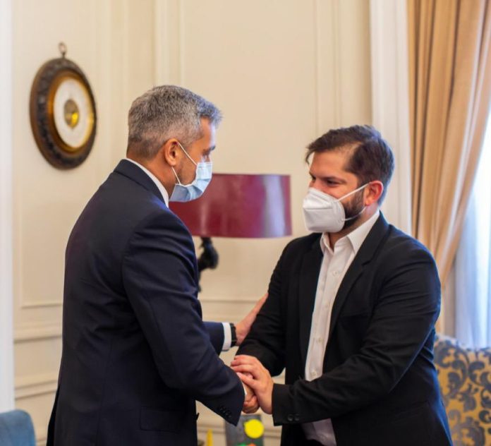 Abdo y Boric se reúnen por primera vez para fortalecer relaciones de Paraguay y Chile