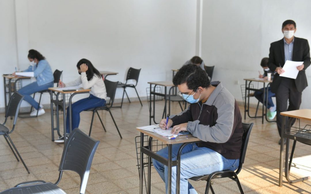 Becas Itaipú: más de 9 mil jóvenes rendirán mañana el examen de competencias básicas